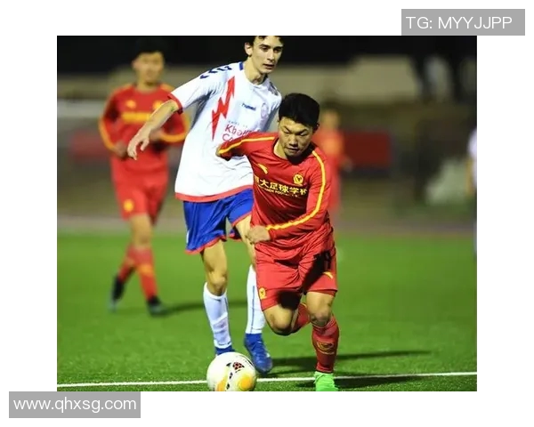 南京足球队与重庆足球队赛后复盘分析双方战术意识与表现差异